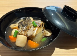 「塩サバ雑煮」に「つと豆腐」 お正月料理をつくる郷土料理教室